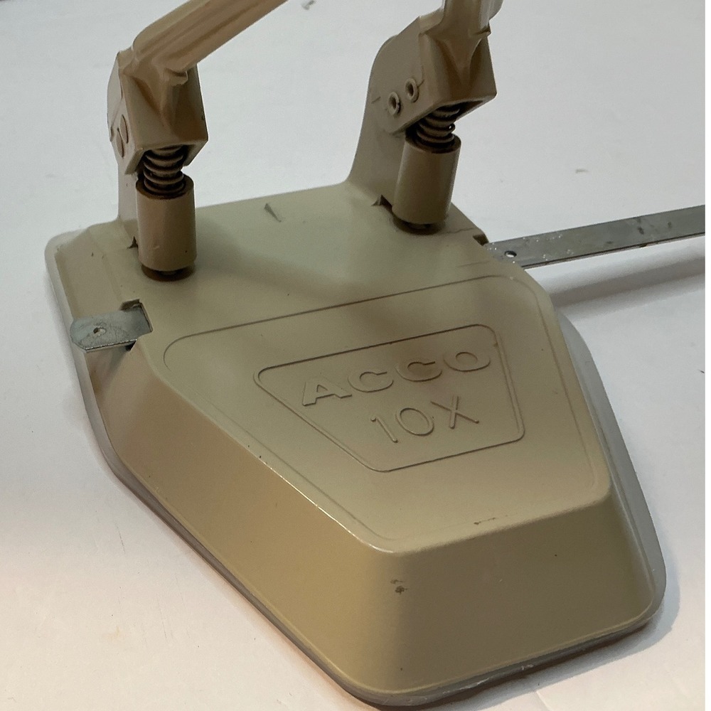 ACCO Vintage 10X 2-Hole Paper Punch Heavy Duty Metal Office Tool Beige Canada